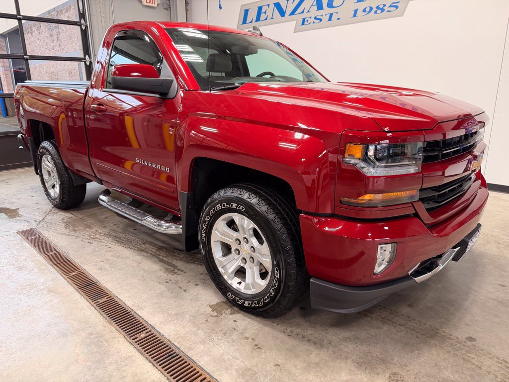 Used 2018 Chevrolet Silverado 1500 LT w/ LT Convenience Package AWD/4WD image 2
