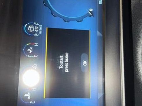 Used 2023 Ford F350 Lariat w/ Tow Technology Package image 9