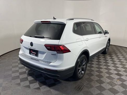 Used 2022 Volkswagen Tiguan SE AWD/4WD image 8