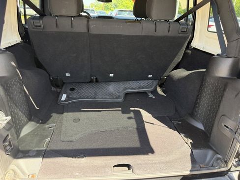 Used 2017 Jeep Wrangler Unlimited Sport AWD/4WD image 10