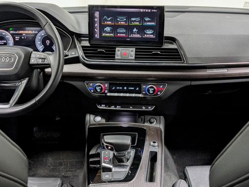 Used 2023 Audi Q5 e Premium Plus w/ Premium Plus Package image 28