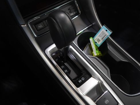 Used 2020 Subaru Ascent Limited w/ Technology Package image 27