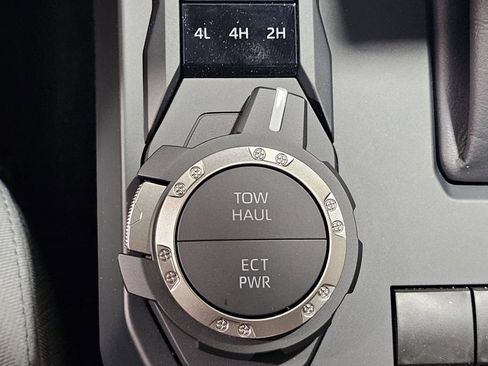 Used 2025 Toyota Tacoma SR5 AWD/4WD image 35