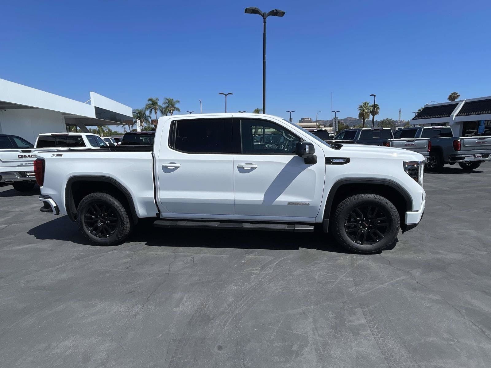 New 2026 GMC Sierra 1500 Elevation w/ Elevation Premium Package AWD/4WD image 4