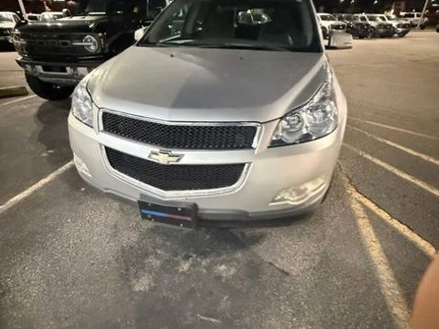 Used 2009 Chevrolet Traverse LT image 18