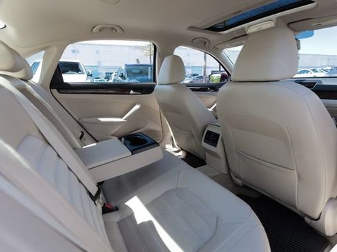 Used 2013 Volkswagen Passat 2.5 SEL Premium FWD image 44