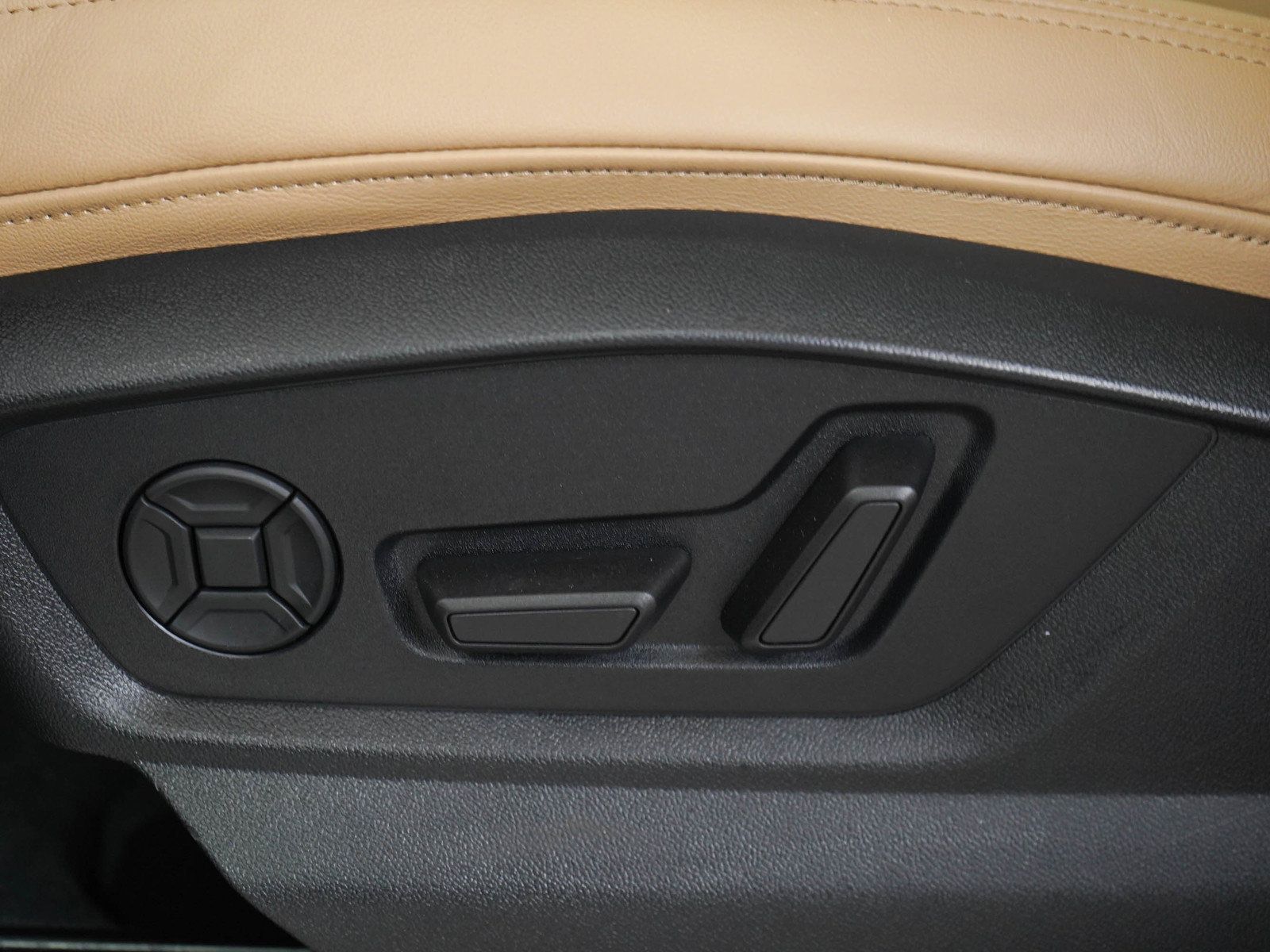 Used 2022 Audi Q8 Premium Plus w/ Premium Plus Package AWD/4WD image 25