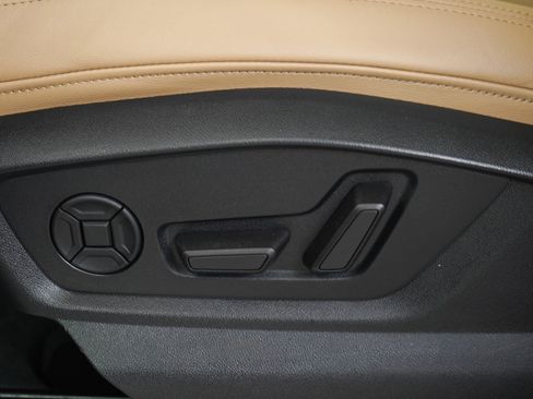 Used 2022 Audi Q8 Premium Plus w/ Premium Plus Package AWD/4WD image 25