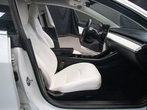 Used 2018 Tesla Model 3 Long Range image 16