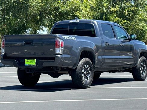 Used 2023 Toyota Tacoma TRD Off-Road w/ Advanced Technology Package AWD/4WD image 11