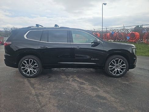 New 2026 GMC Acadia Denali Ultimate w/ LPO, Floor Liner Package AWD/4WD image 6