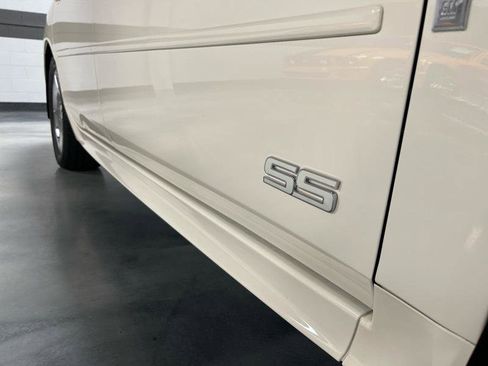 Used 2009 Chevrolet Impala SS w/ Convenience Package image 23