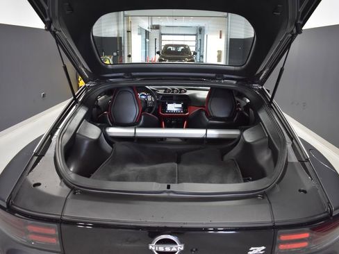 Certified 2024 Nissan Z Performance w/ Floor Mat Package image 33