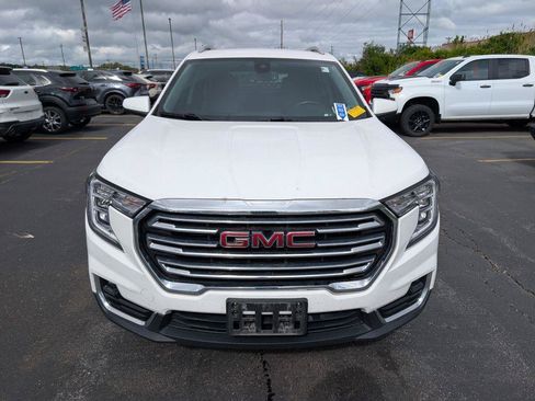 Used 2023 GMC Terrain SLT AWD/4WD image 2