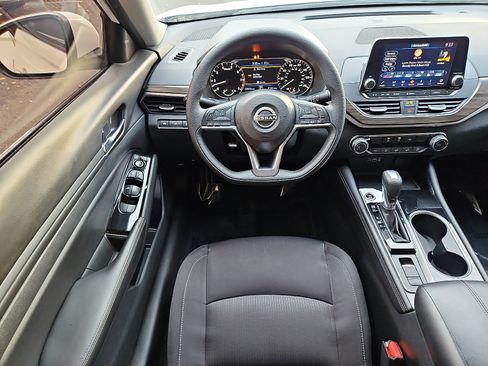 Certified 2023 Nissan Altima 2.5 SV image 11