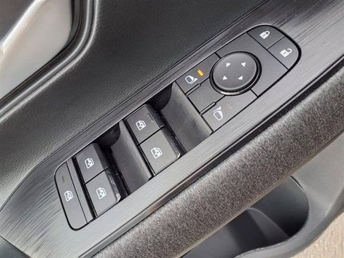 New 2025 Nissan Kicks SV w/ SV Premium Package image 19