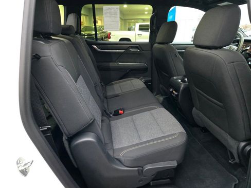 Certified 2025 GMC Acadia Elevation image 9