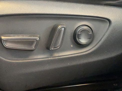 Used 2022 Toyota RAV4 XLE FWD image 23