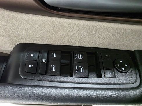 Used 2024 Chrysler Voyager LX image 18