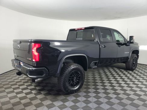 New 2026 Chevrolet Silverado 2500 ZR2 AWD/4WD image 4