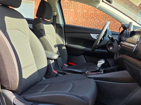 Used 2024 Kia Forte LXS image 10