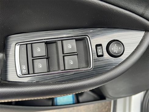 Used 2016 Chevrolet Impala LT w/ Convenience Package image 13