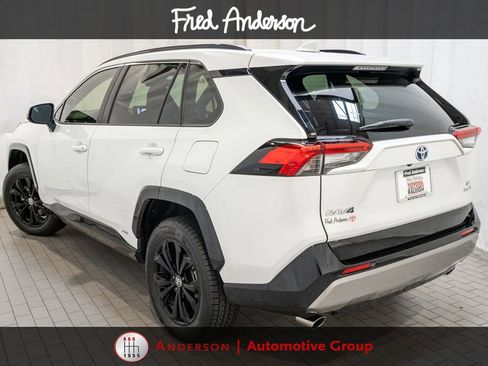 Used 2024 Toyota RAV4 SE w/ Convenience Package AWD/4WD image 3