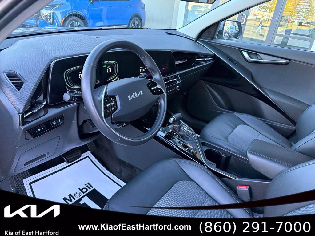 Certified 2023 Kia Niro EX FWD image 30