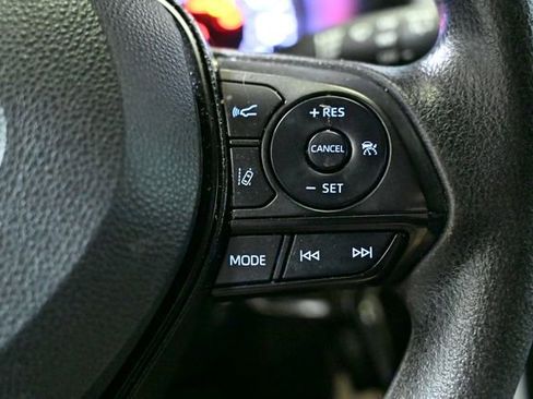 Used 2022 Toyota RAV4 LE image 31