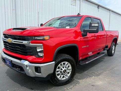 Used 2025 Chevrolet Silverado 2500 LT w/ Convenience Package AWD/4WD image 1