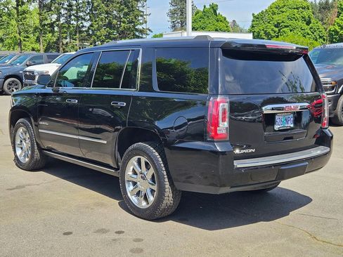 Used 2017 GMC Yukon Denali w/ Open Road Package AWD/4WD image 5