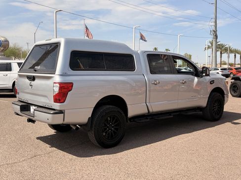 Used 2021 Nissan Titan SV w/ SV Convenience Package AWD/4WD image 5
