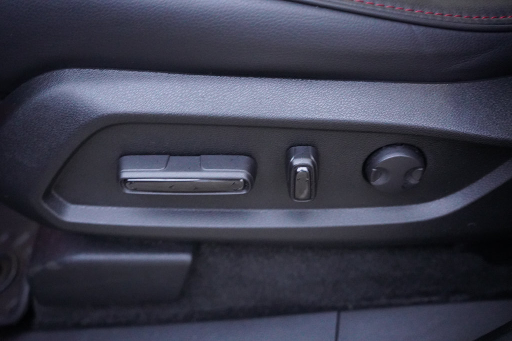 Used 2025 Honda Pilot Black Edition image 27