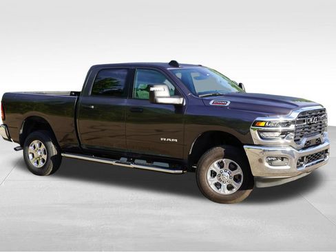 Certified 2026 RAM 2500 Big Horn AWD/4WD image 2