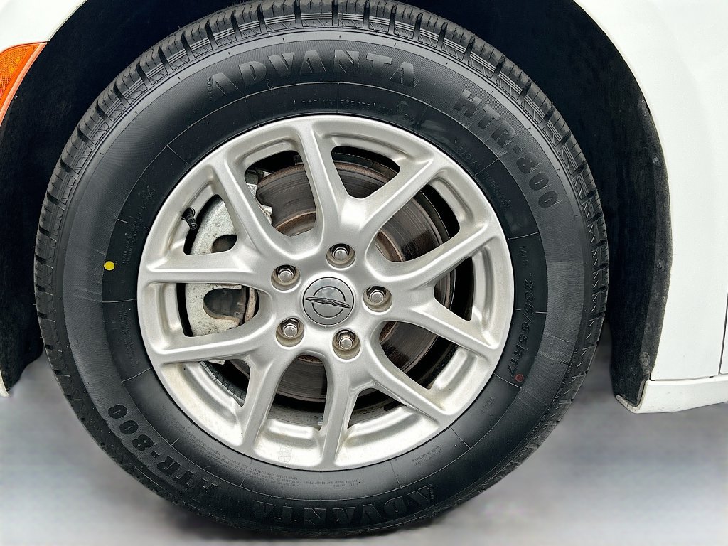 Used 2022 Chrysler Voyager LX FWD image 31