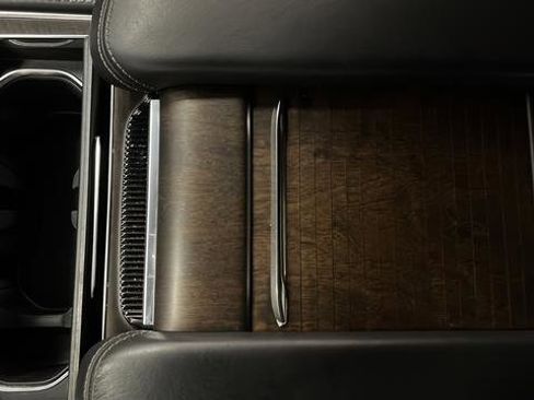 Used 2023 Jeep Grand Wagoneer Series II image 20