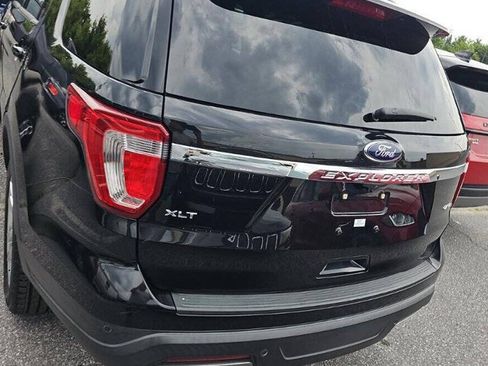 Used 2019 Ford Explorer XLT w/ Equipment Group 202A AWD/4WD image 3