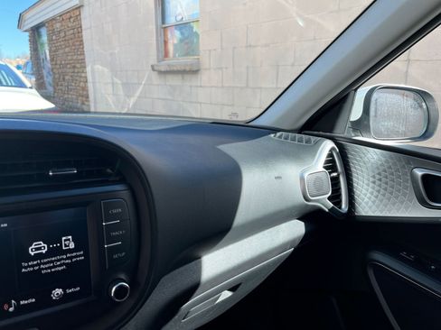 Used 2025 Kia Soul LX w/ LX Technology Package image 34