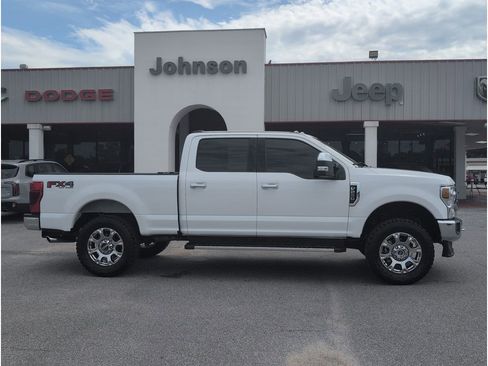 Used 2021 Ford F250 Lariat w/ Chrome Package image 6