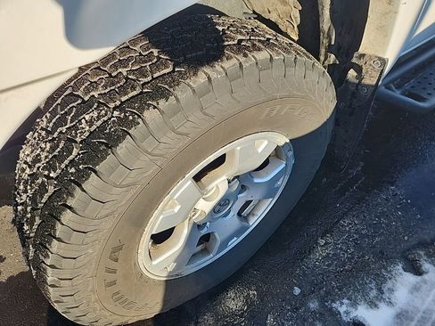 Used 2010 Toyota Tacoma 4x4 Double Cab V6 image 9