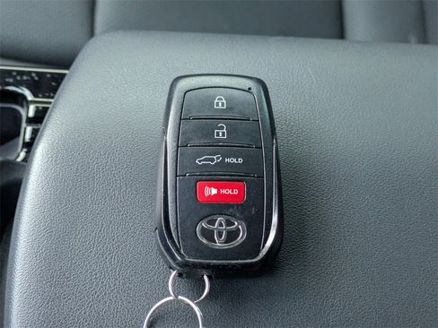 Used 2024 Toyota Prius Prime SE image 46