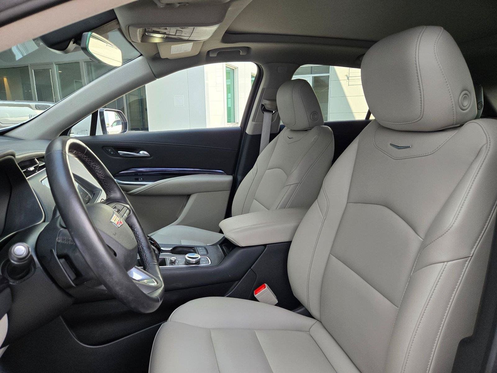 Certified 2023 Cadillac XT4 Luxury w/ Cold Weather Package FWD image 26
