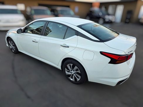 Used 2022 Nissan Altima 2.5 S FWD image 9