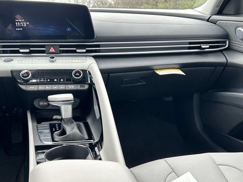 New 2026 Hyundai Elantra Limited image 23