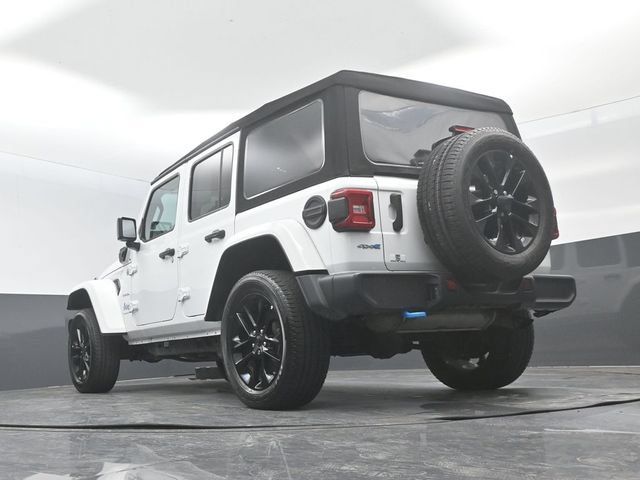 Used 2023 Jeep Wrangler Unlimited Sahara w/ Cold Weather Group AWD/4WD image 20