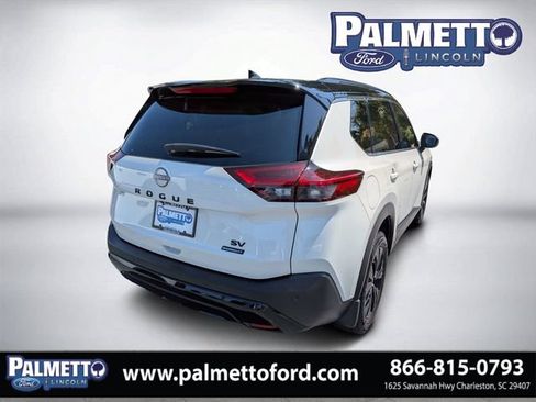 Used 2023 Nissan Rogue SV w/ SV Premium B Package FWD image 3