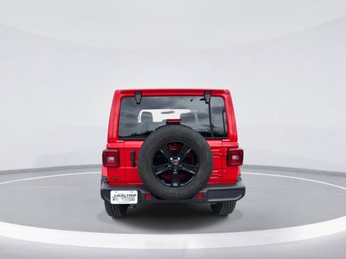 Used 2021 Jeep Wrangler Unlimited Sahara image 7