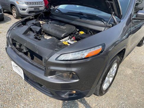 Used 2015 Jeep Cherokee Latitude FWD image 23