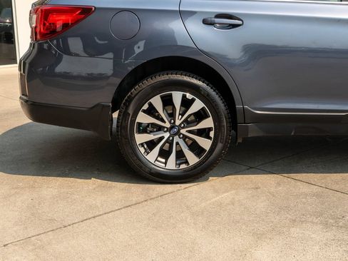 Used 2017 Subaru Outback 2.5i Limited AWD/4WD image 36