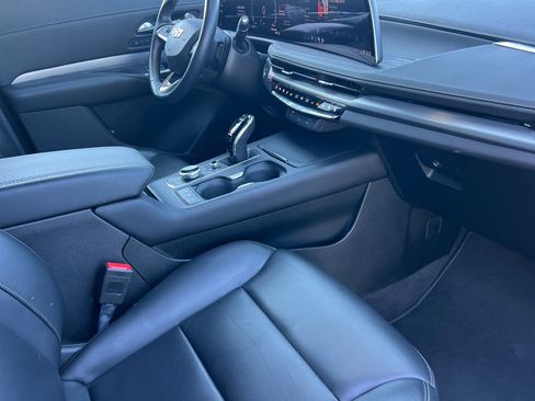 Certified 2024 Cadillac XT4 Premium Luxury image 19